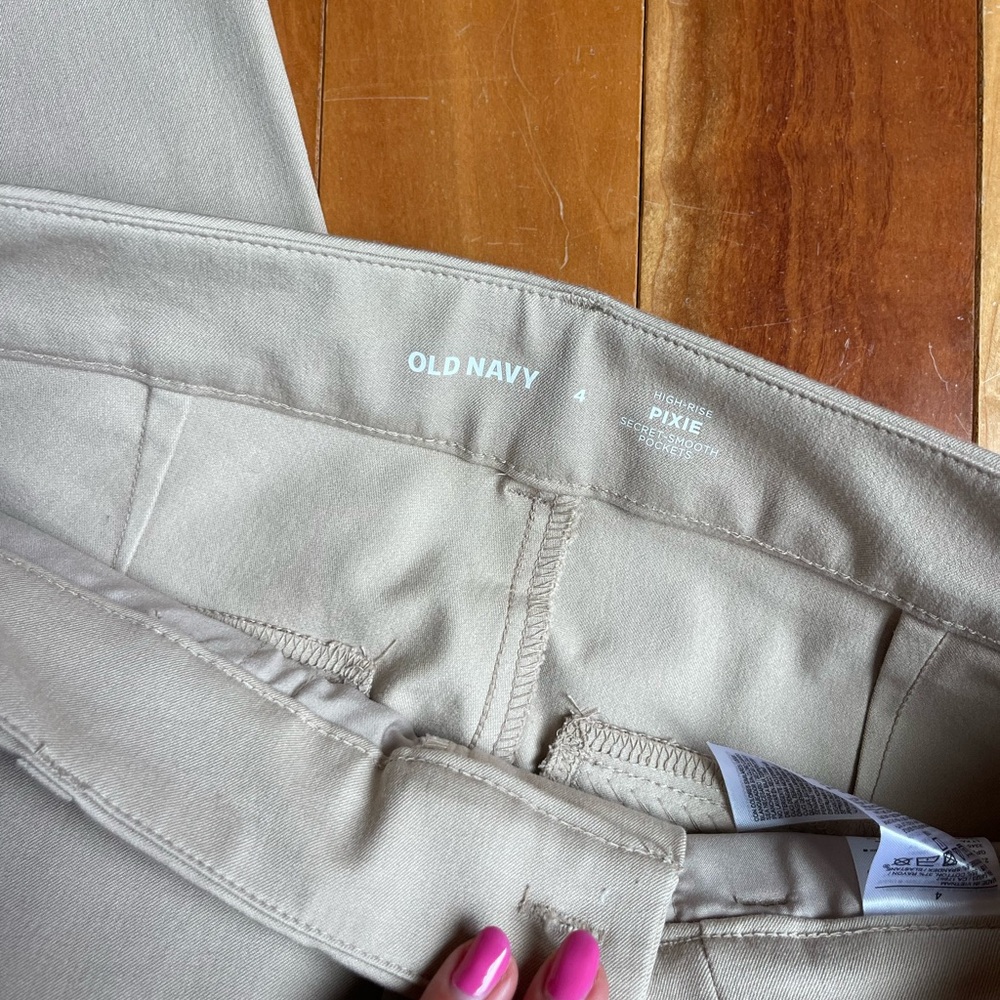 Old navy pixie pants - Picture 2 of 2